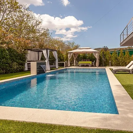 Moradia De Sonho C/ Piscina E Jardim Paradisiaco * Vale de Cambra